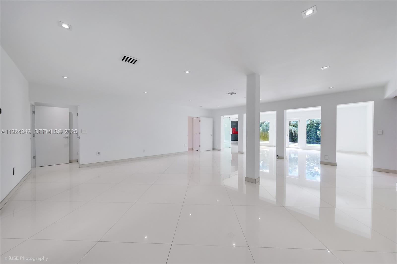 850 N Venetian Dr Miami, FL 33139