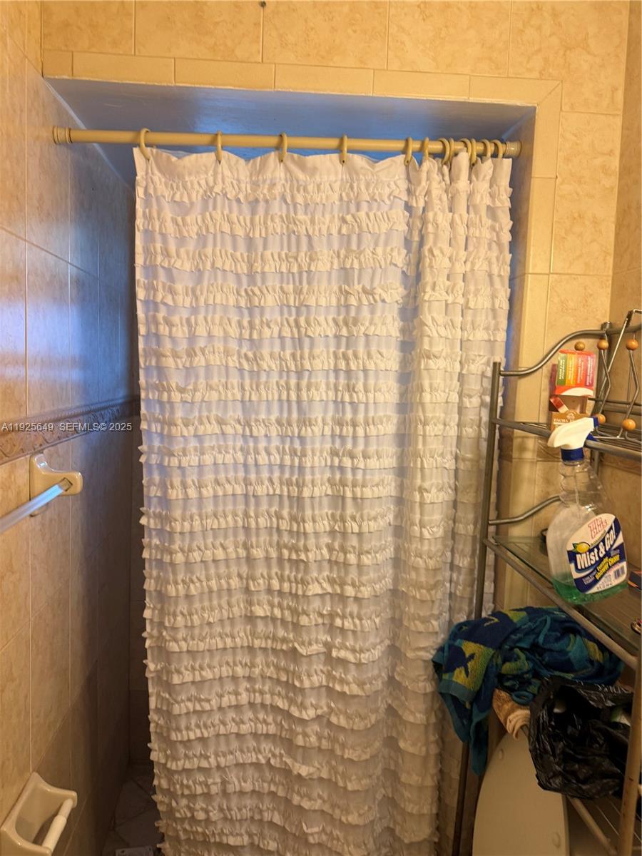 1150 NE 142nd St North Miami, FL 33161