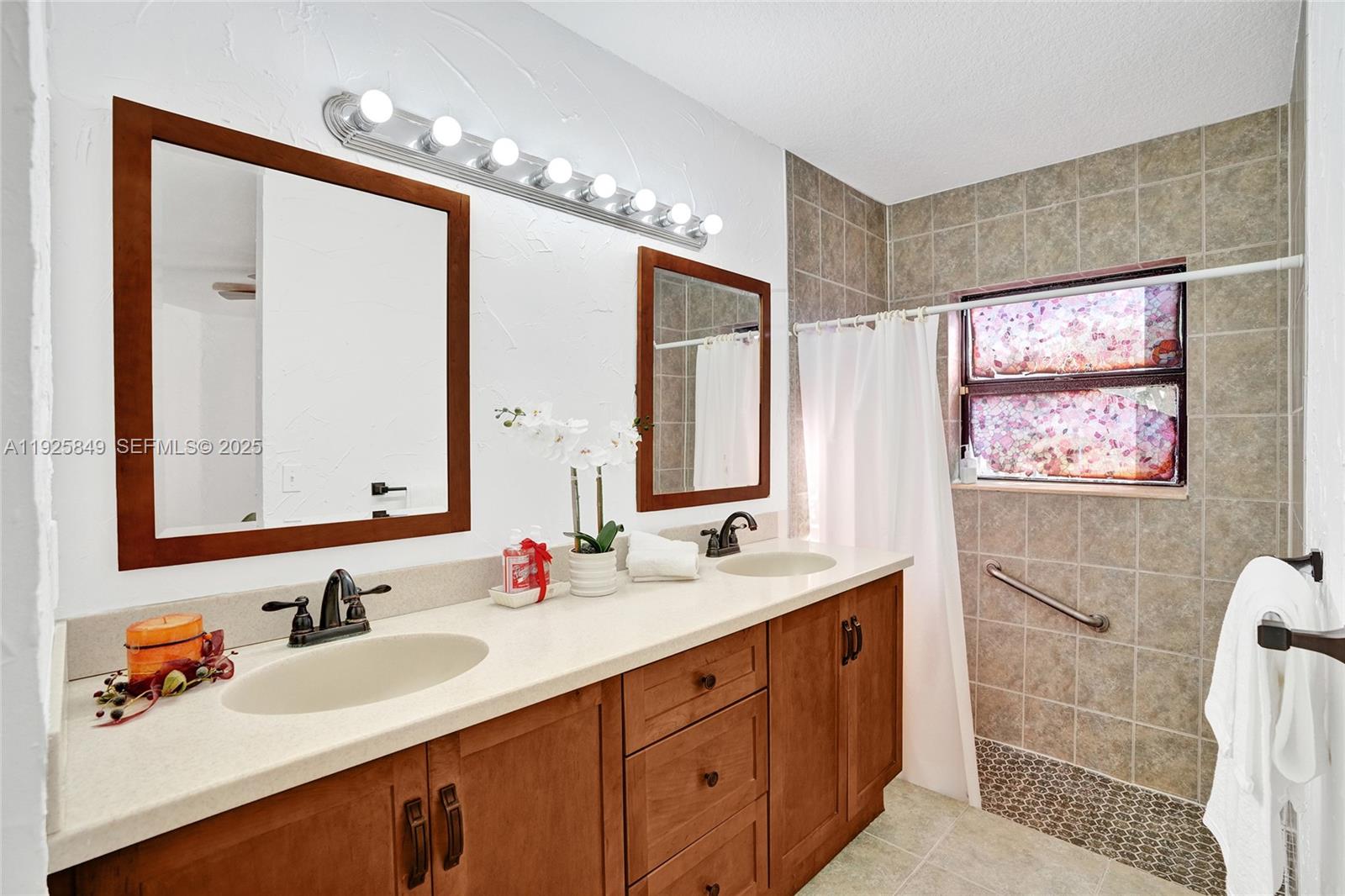 1256 NW 125th Ter Sunrise, FL 33323