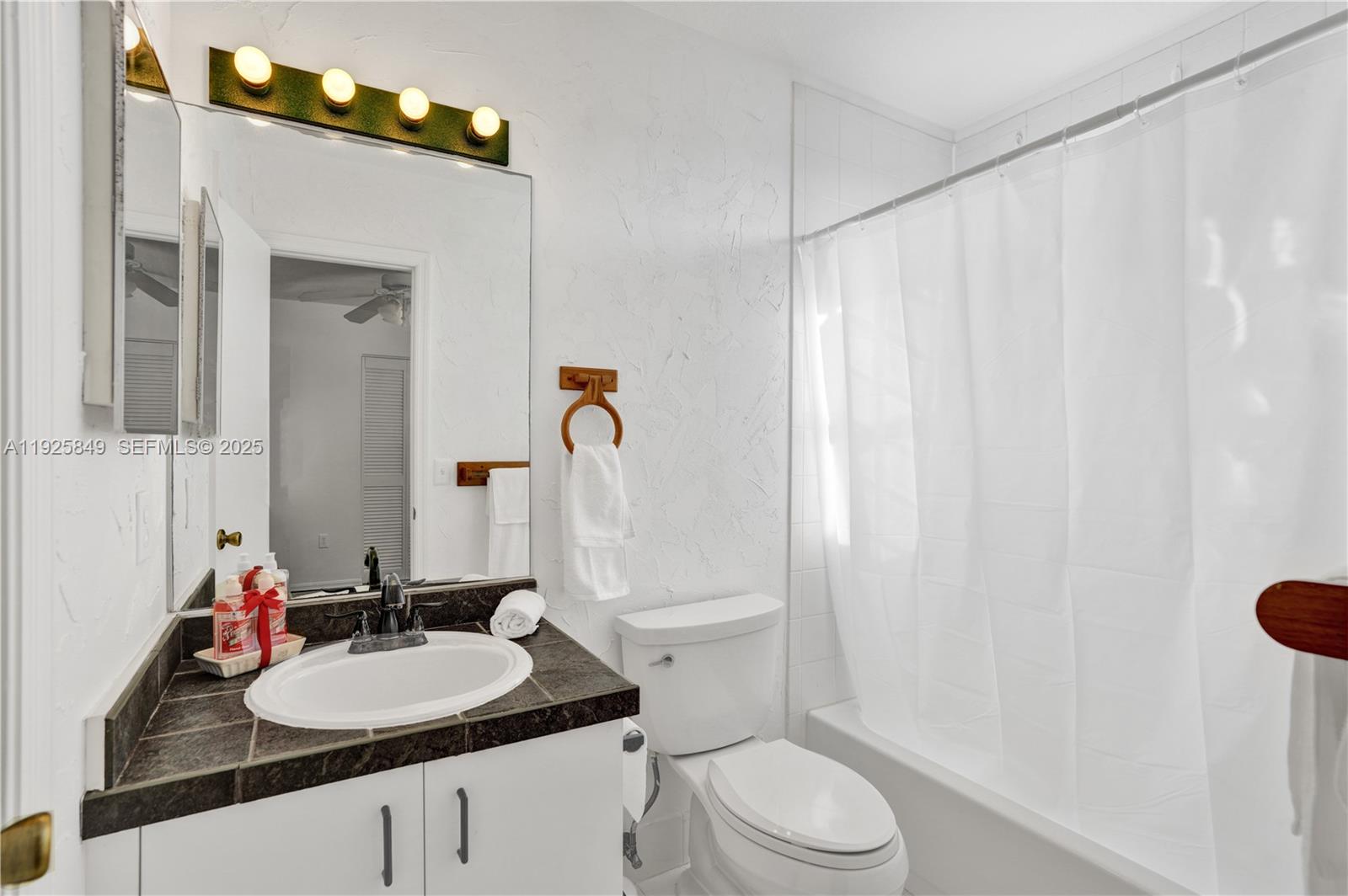 1256 NW 125th Ter Sunrise, FL 33323