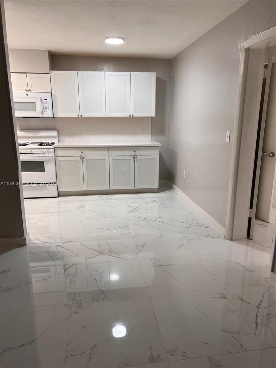 4300 SW 67th Ave #21 Miami, FL 33155