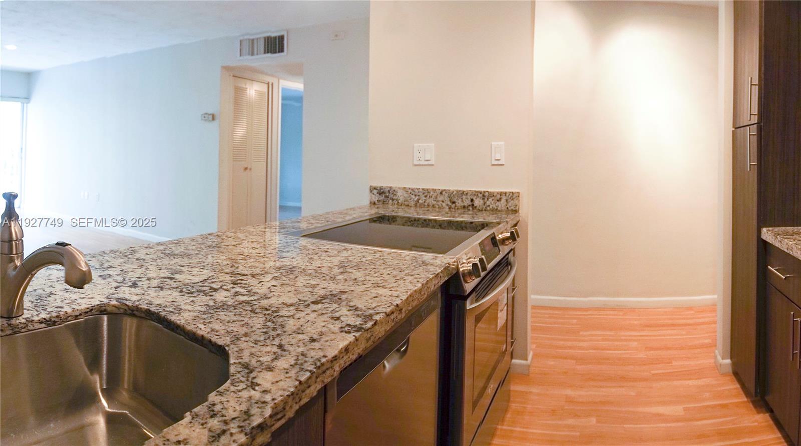 9651 SW 77th Ave #304E Miami, FL 33156