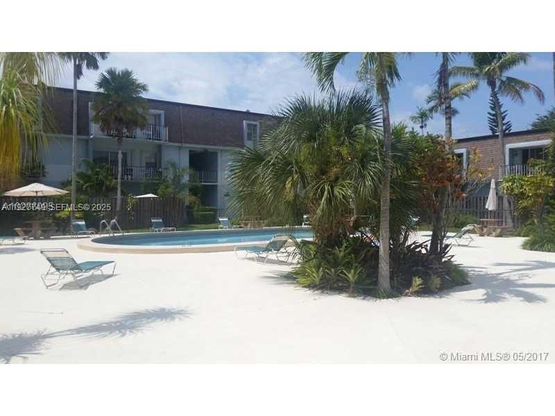 9651 SW 77th Ave #304E Miami, FL 33156