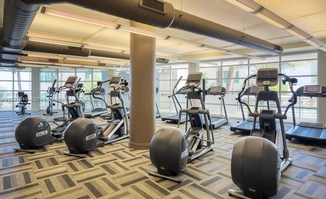 253 NE 2nd St #324 Miami, FL 33132