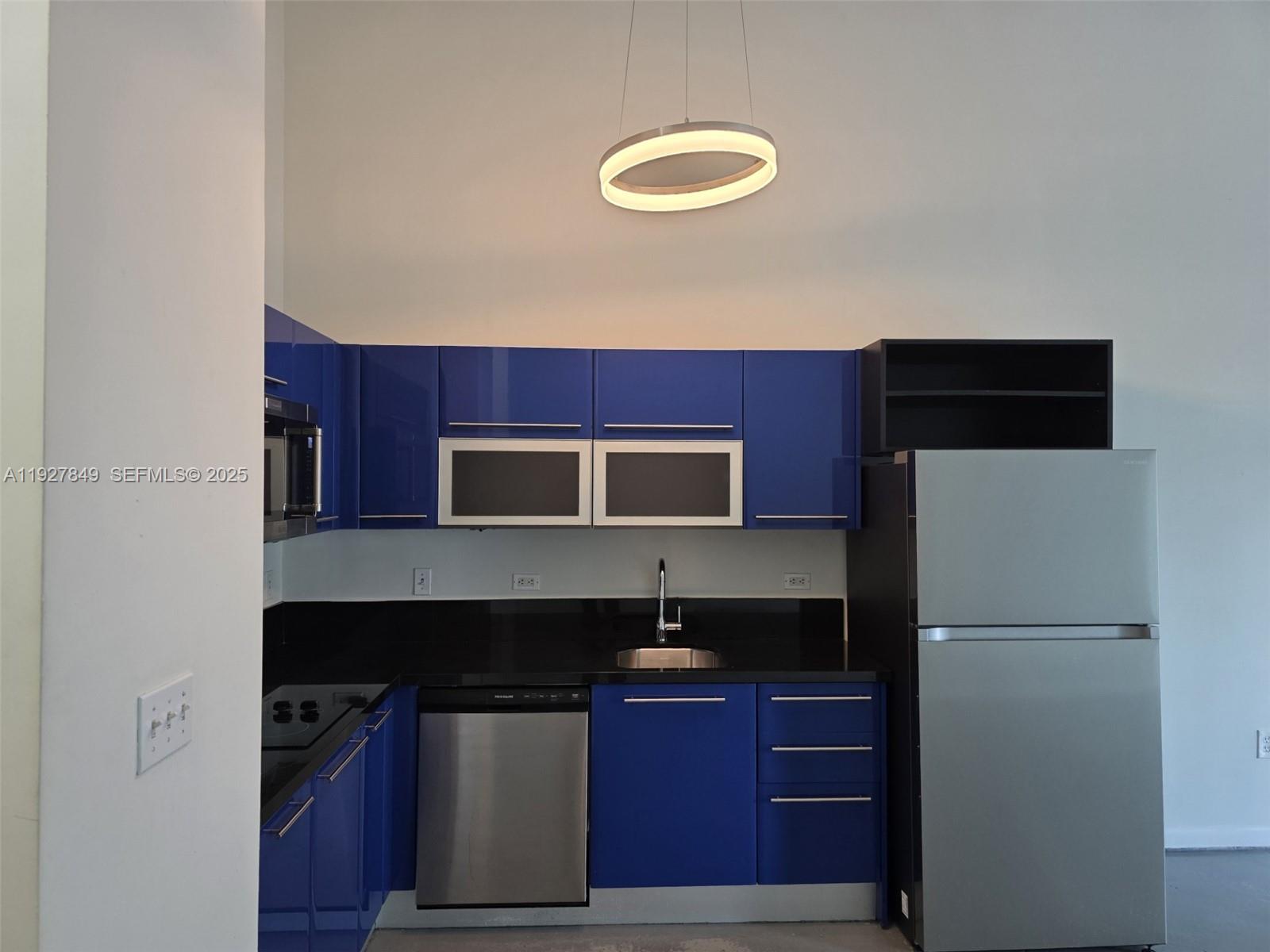 253 NE 2nd St #324 Miami, FL 33132