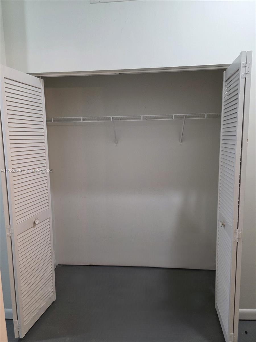 253 NE 2nd St #324 Miami, FL 33132