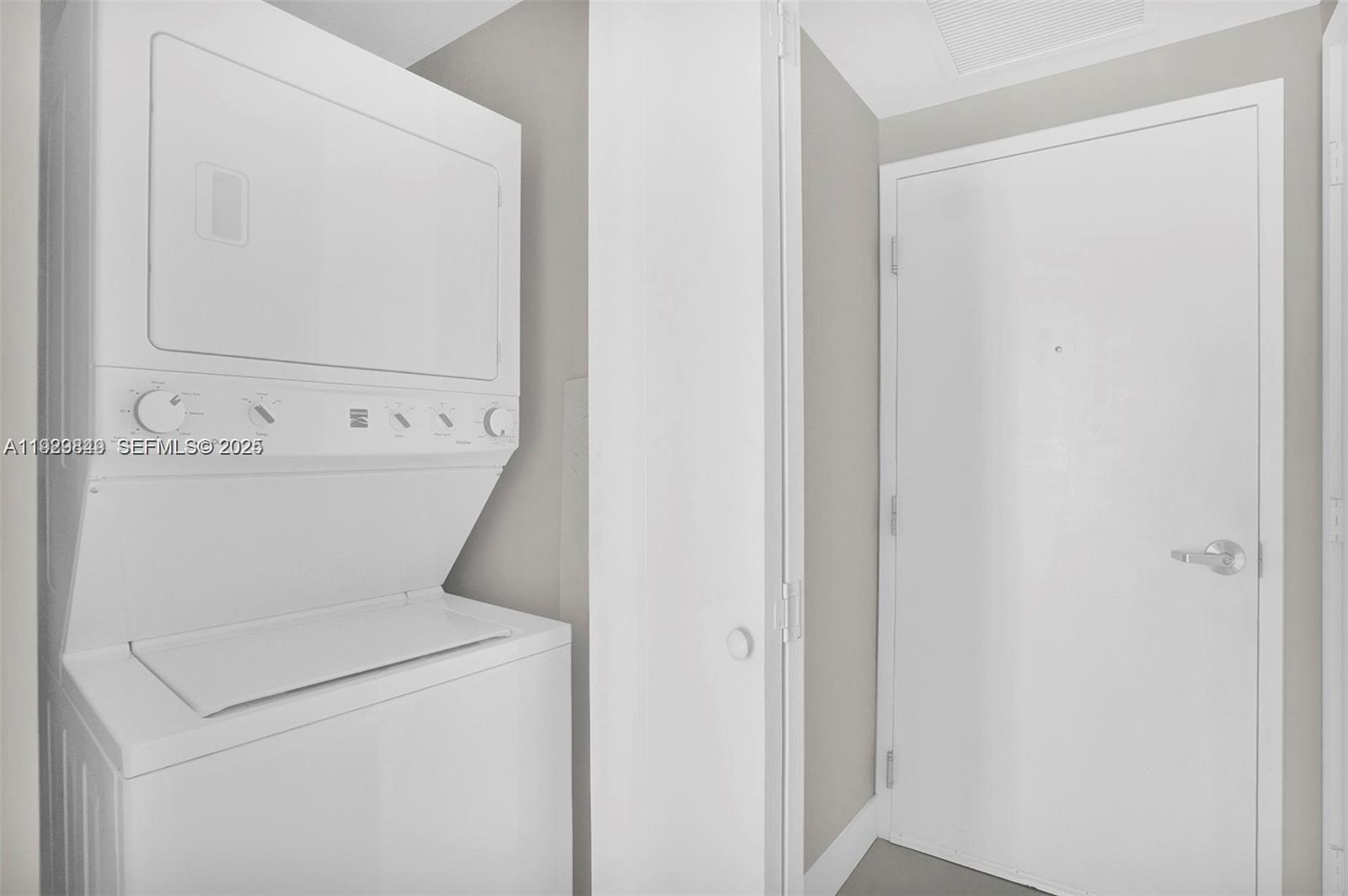 image Brickell Ten11