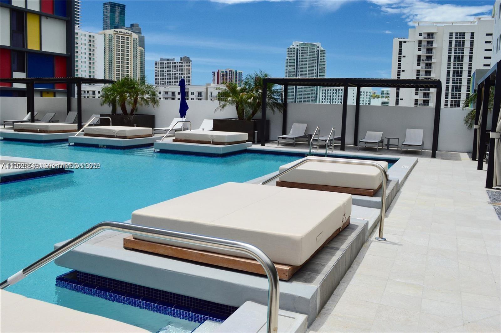 image Brickell Ten18