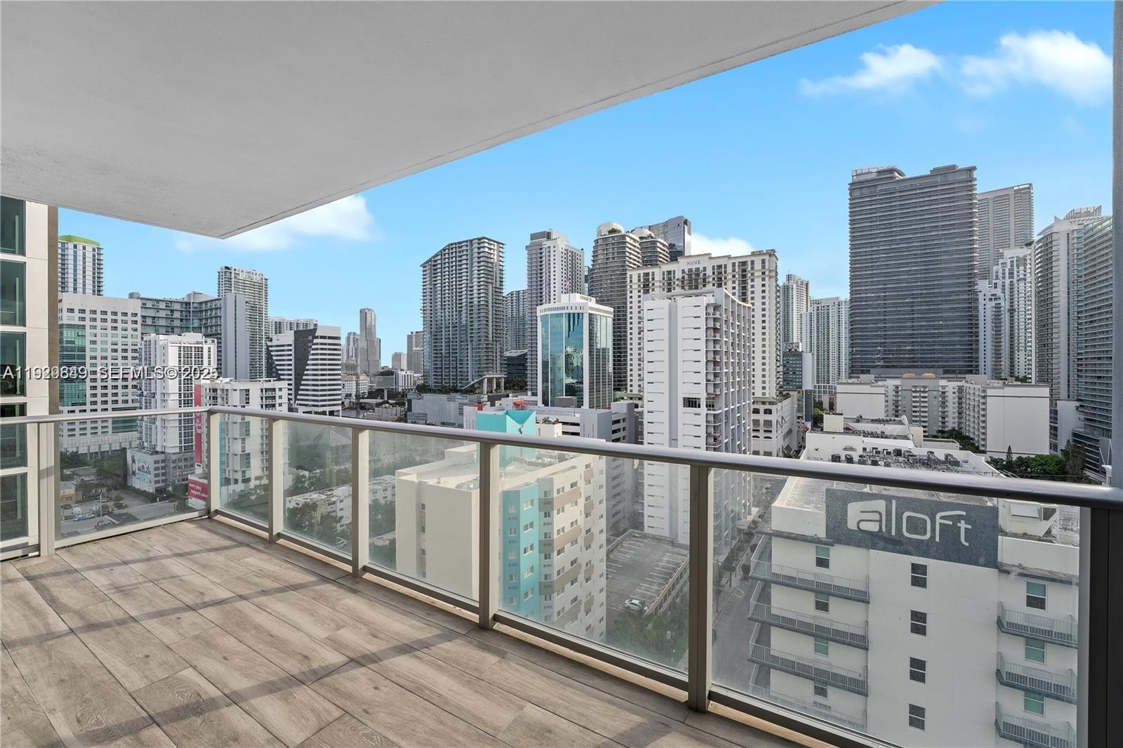 image Brickell Ten8