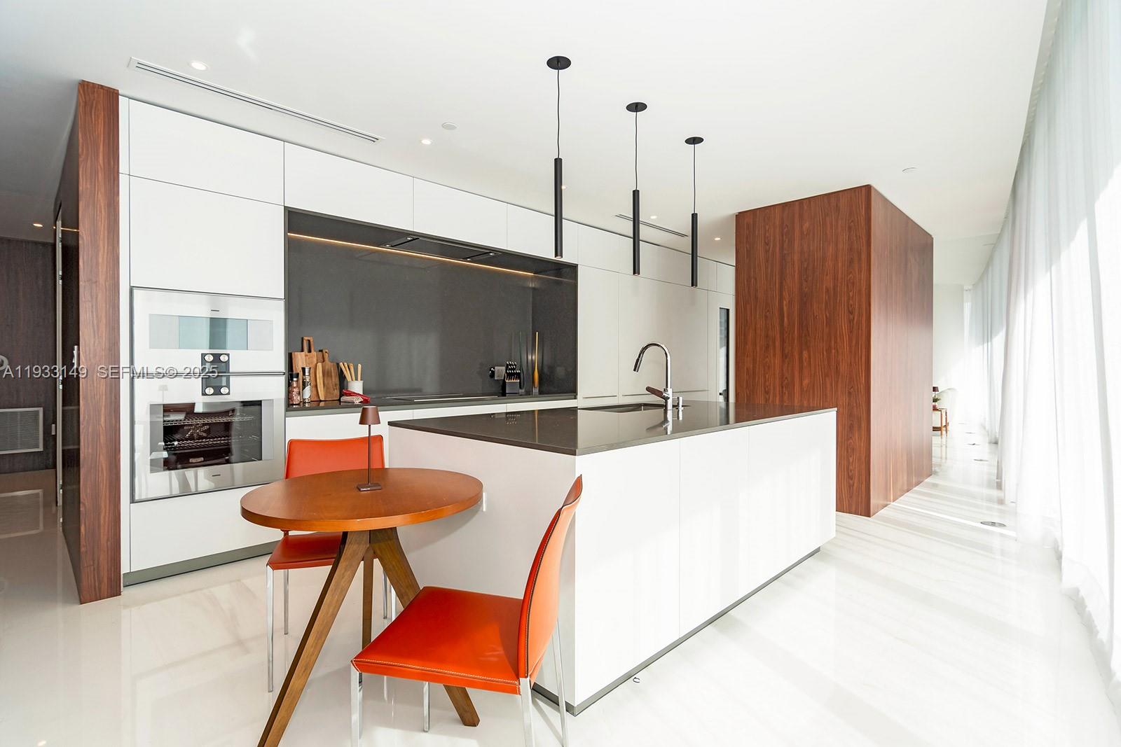 300 Biscayne Blvd Way #1901 Miami, FL 33131