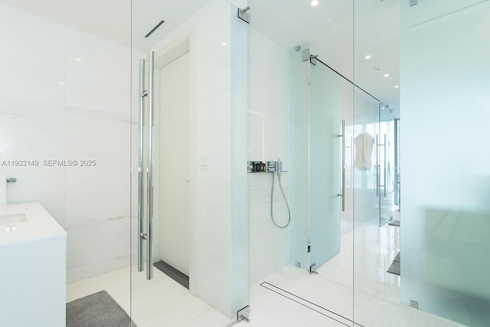 300 Biscayne Blvd Way #1901 Miami, FL 33131