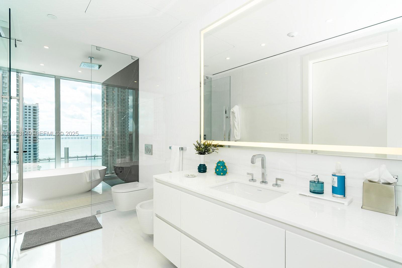 300 Biscayne Blvd Way #1901 Miami, FL 33131