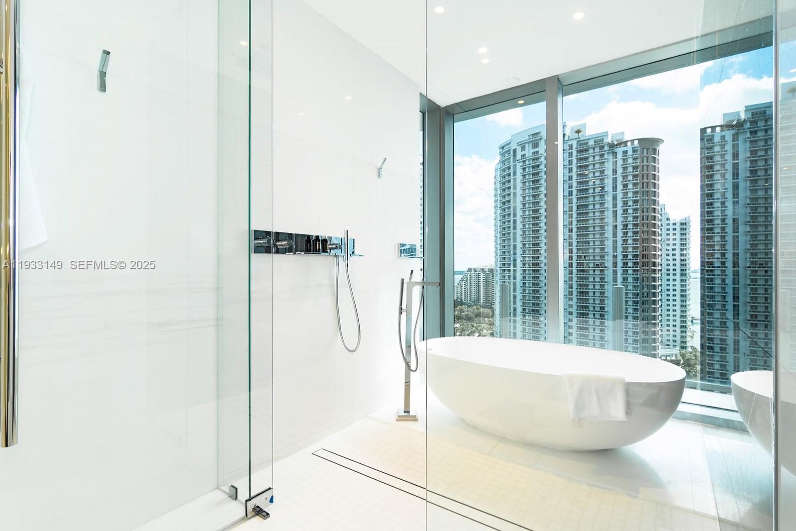 300 Biscayne Blvd Way #1901 Miami, FL 33131