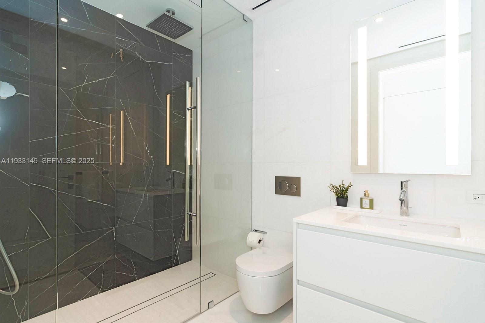 300 Biscayne Blvd Way #1901 Miami, FL 33131