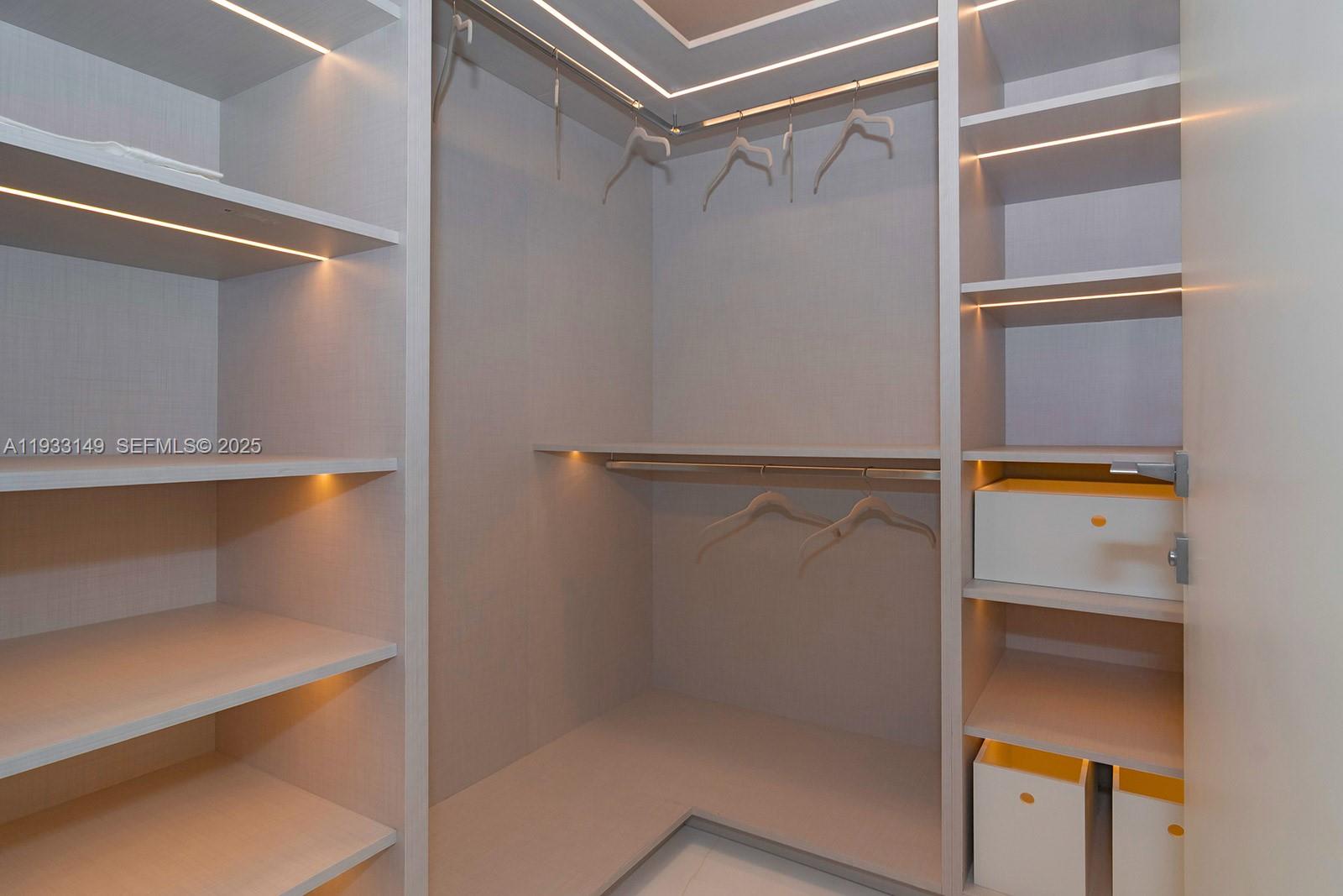 300 Biscayne Blvd Way #1901 Miami, FL 33131