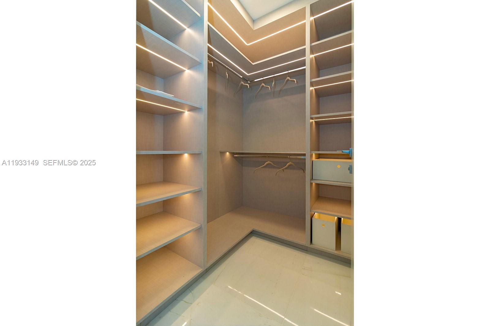 300 Biscayne Blvd Way #1901 Miami, FL 33131