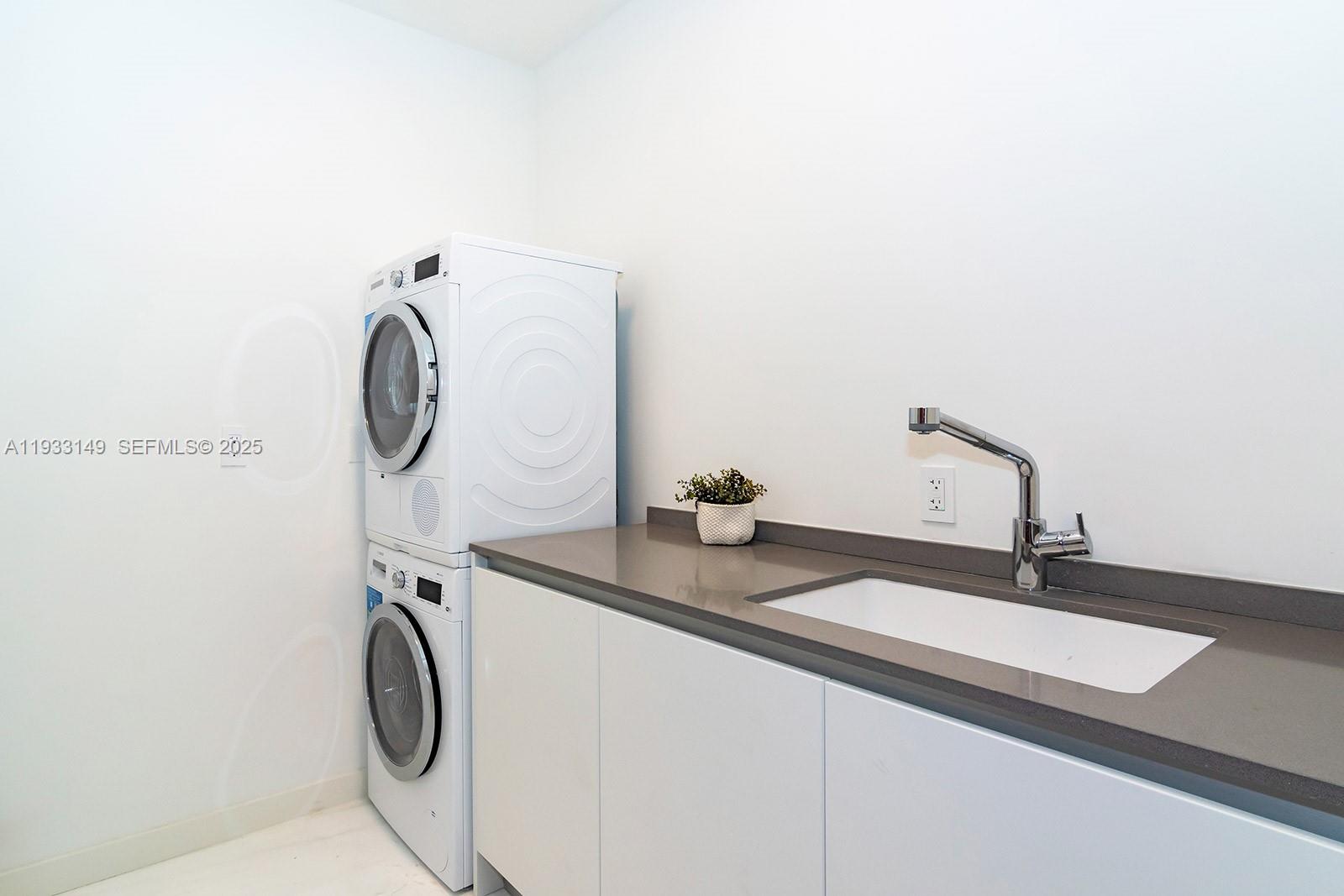 300 Biscayne Blvd Way #1901 Miami, FL 33131