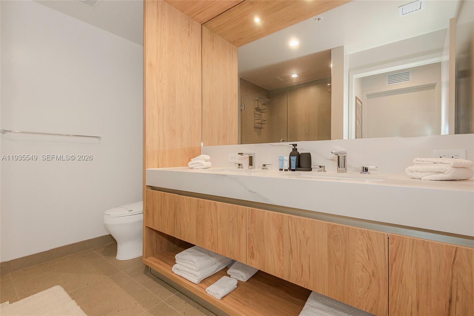 image The Crosby Miami Worldcenter17