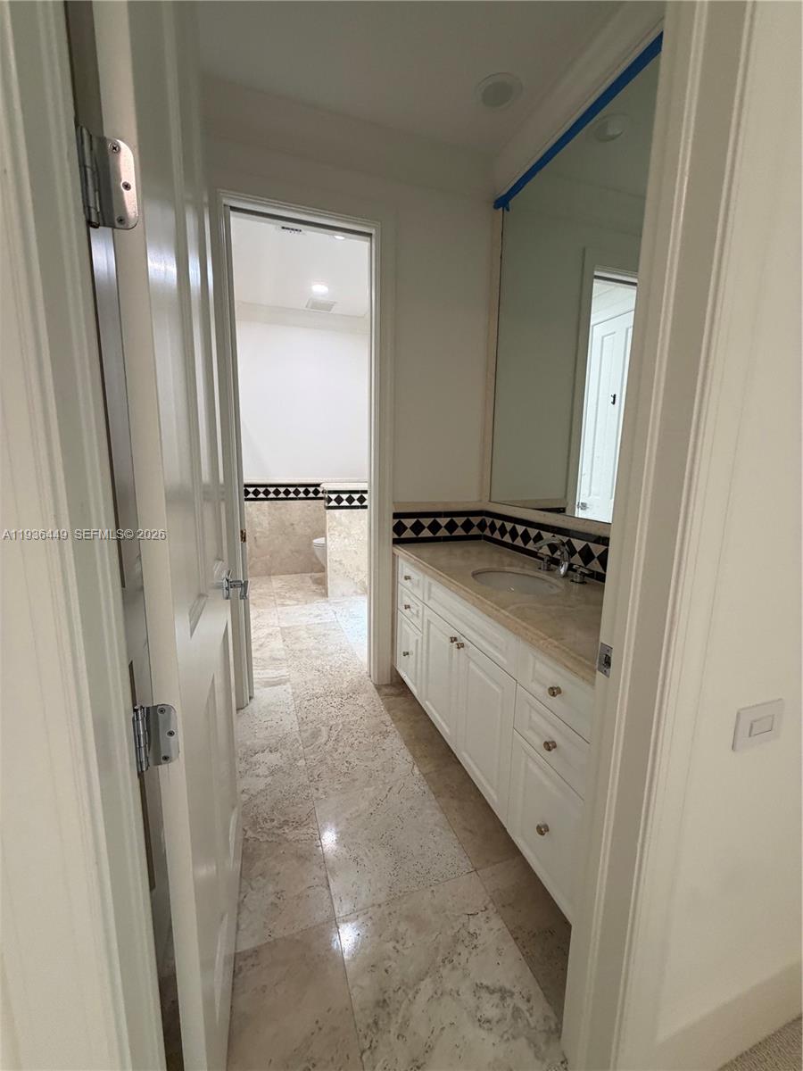 673 Destacada Ave Coral Gables, FL 33156