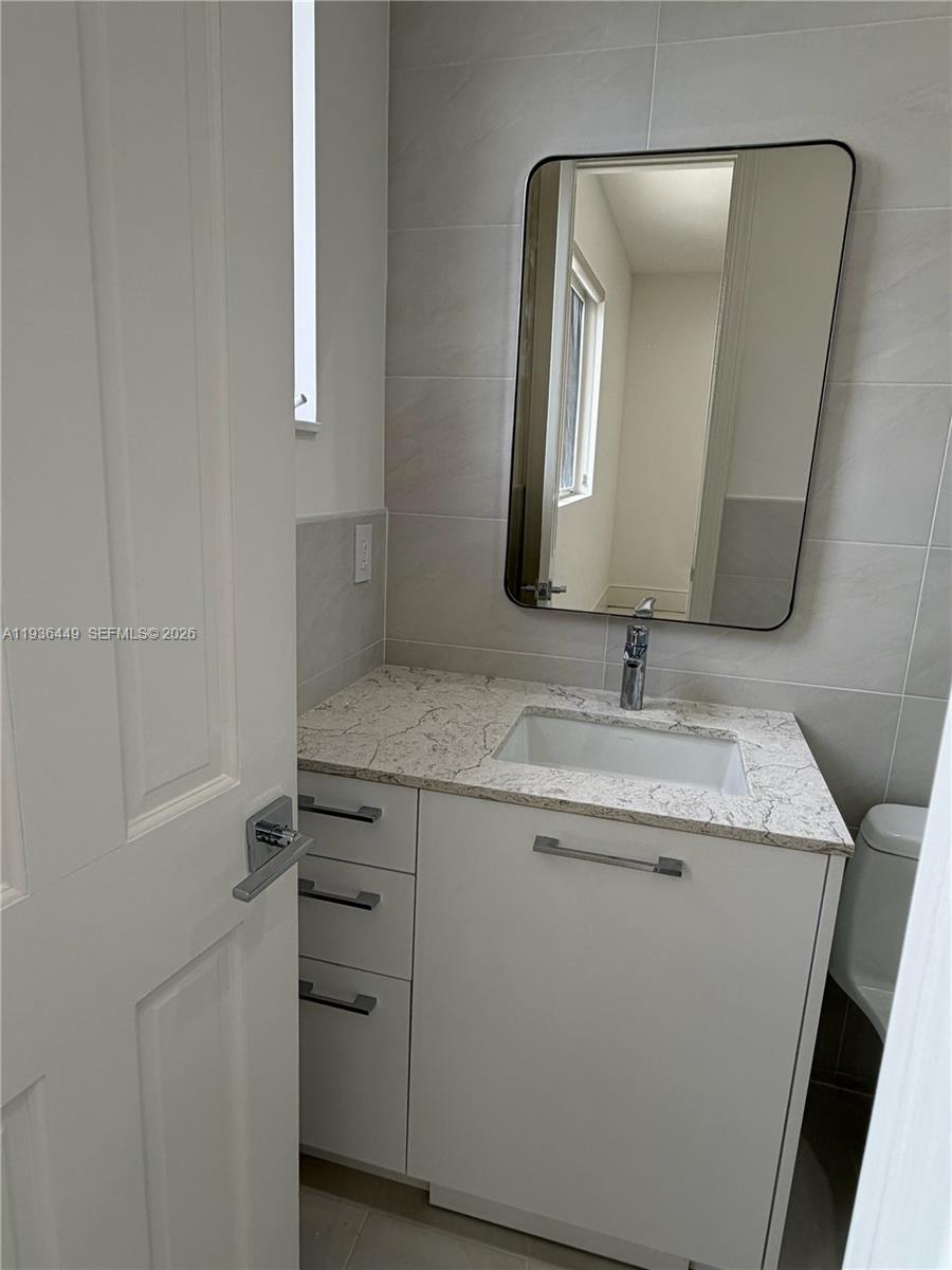 673 Destacada Ave Coral Gables, FL 33156