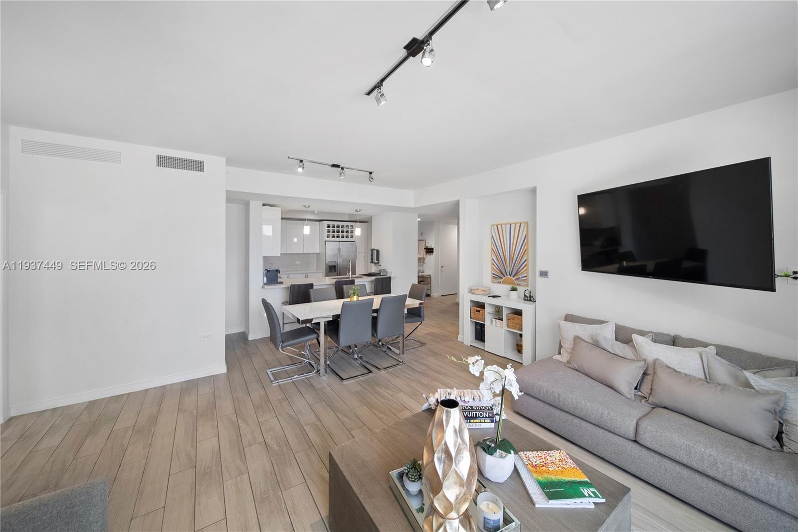 999 SW 1st Ave #1617