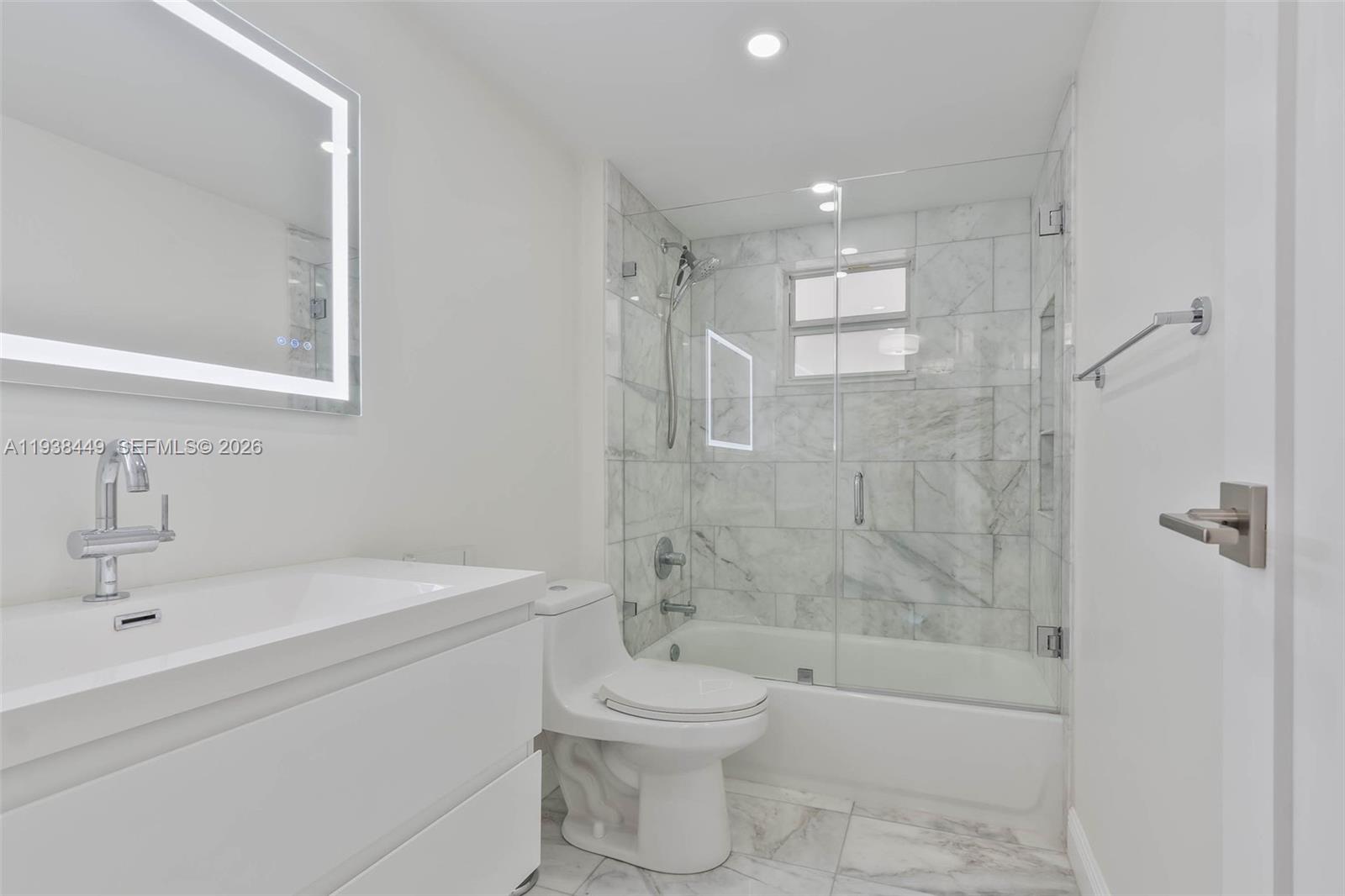 100 Edgewater Dr #204 Coral Gables, FL 33133