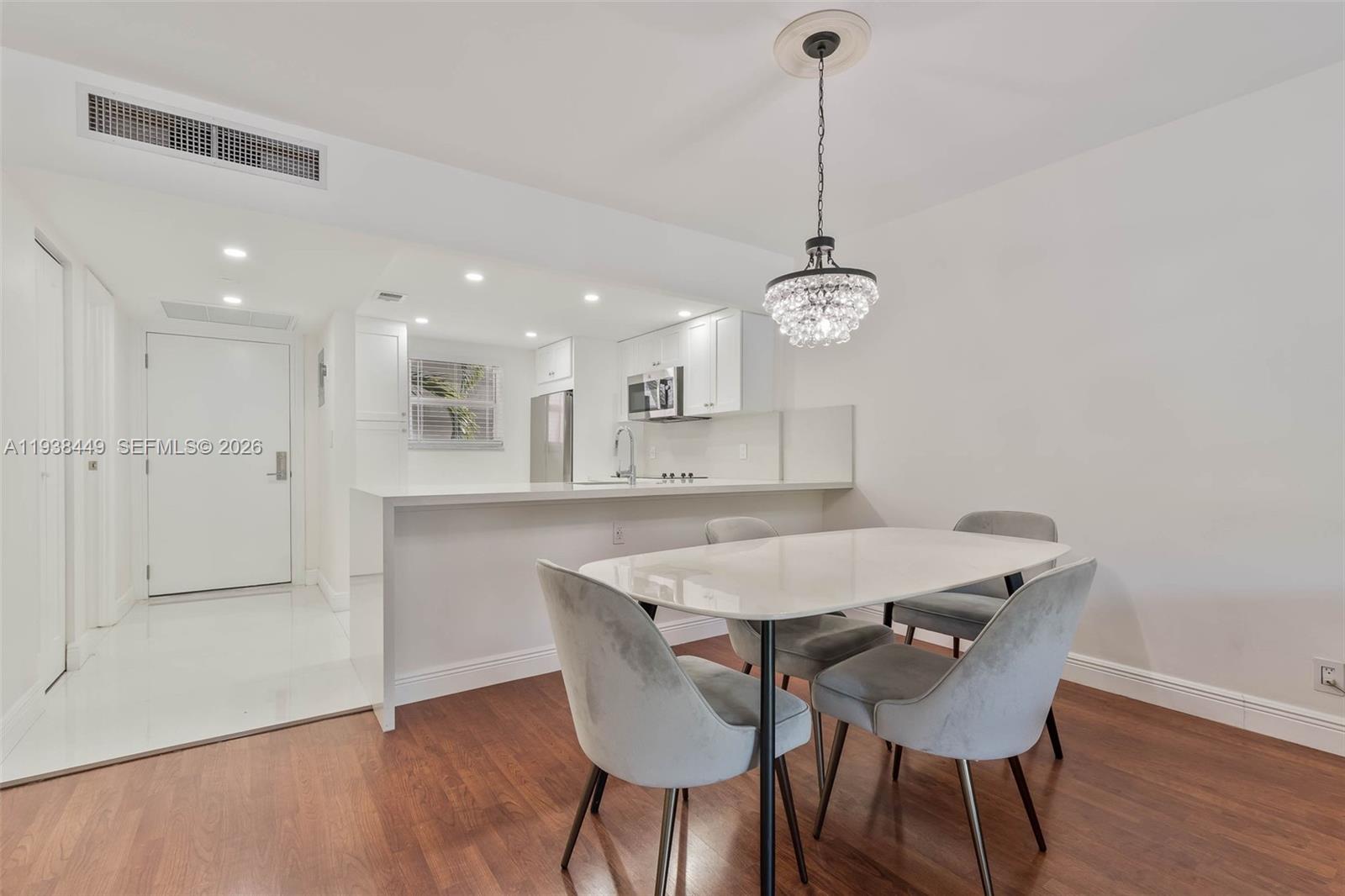 100 Edgewater Dr #204 Coral Gables, FL 33133