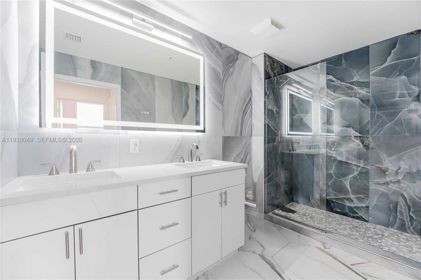 image Brickell On The River9