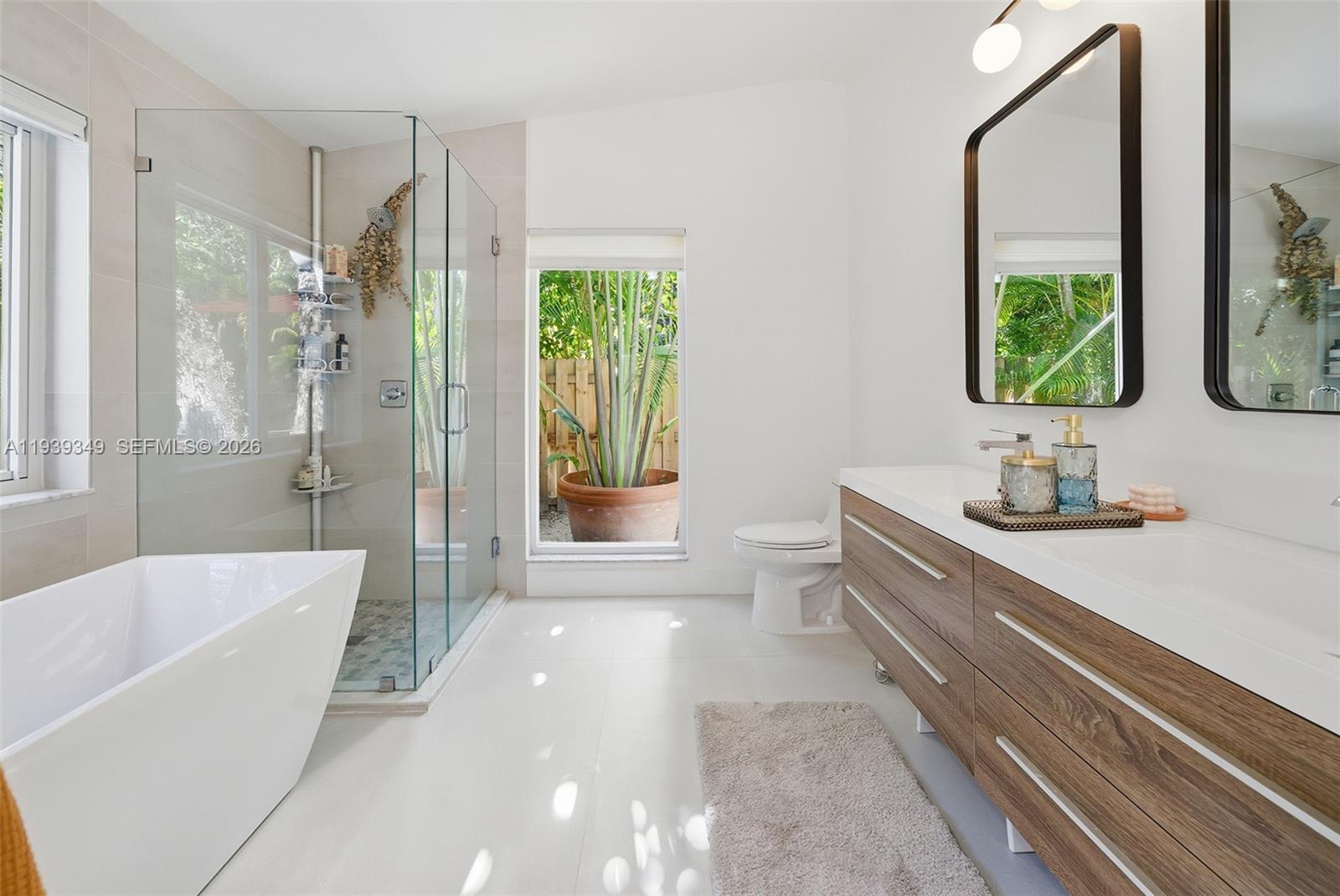 3700 Justison Rd Miami, FL 33133