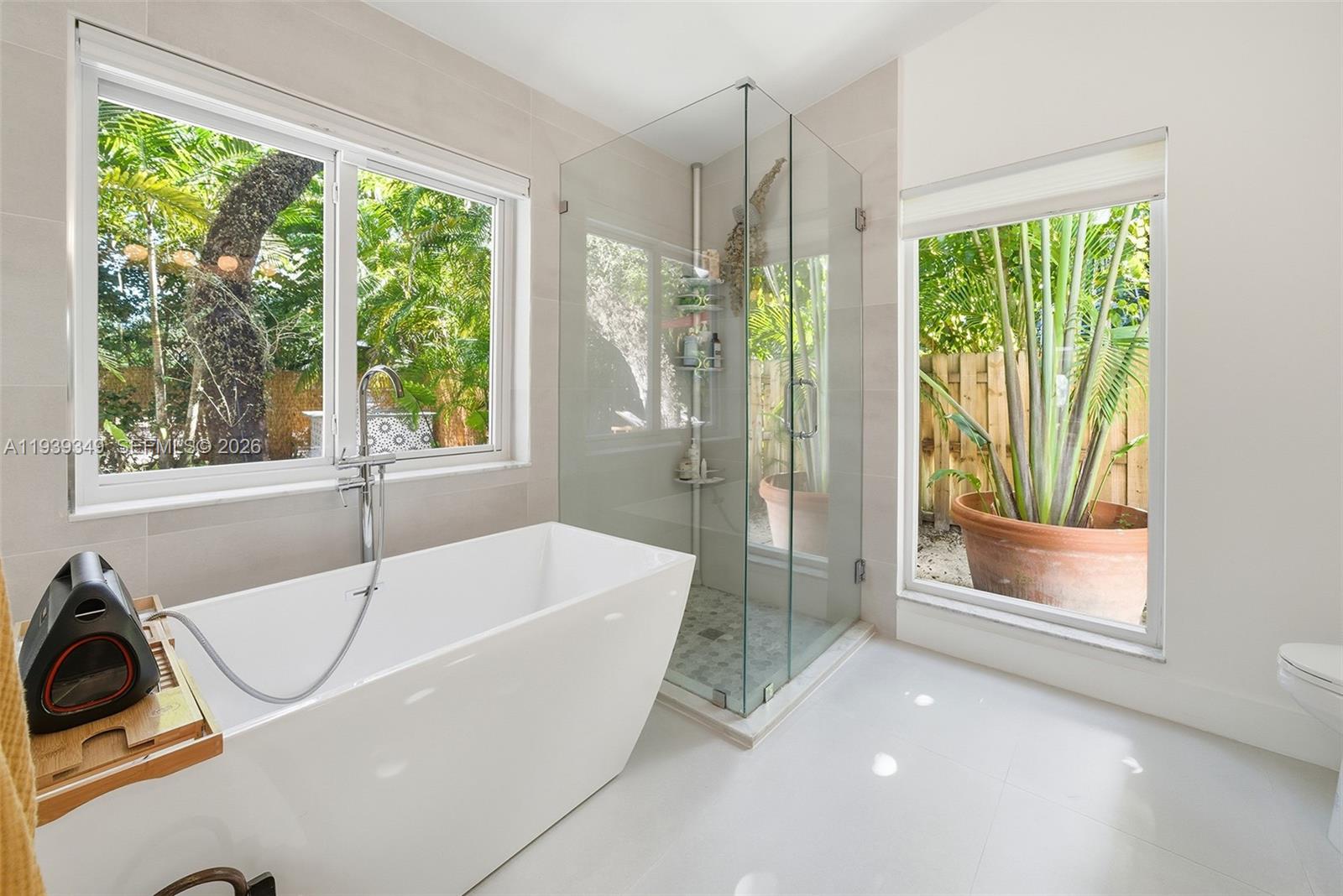 3700 Justison Rd Miami, FL 33133