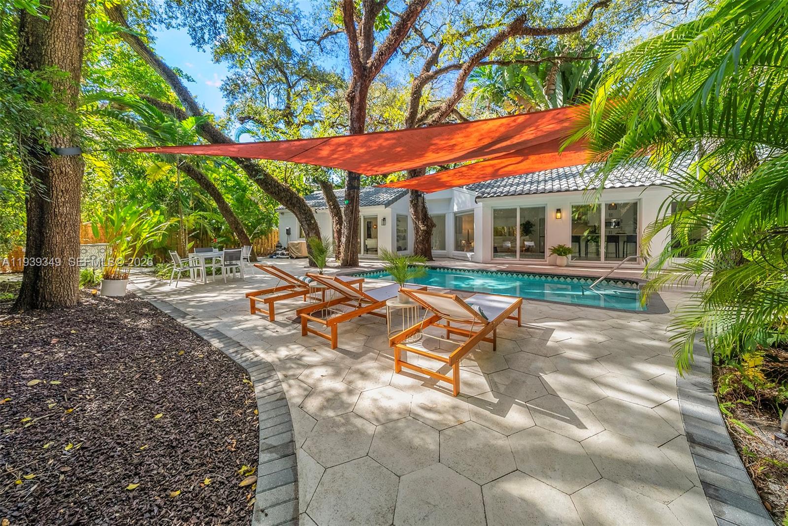 3700 Justison Rd Miami, FL 33133