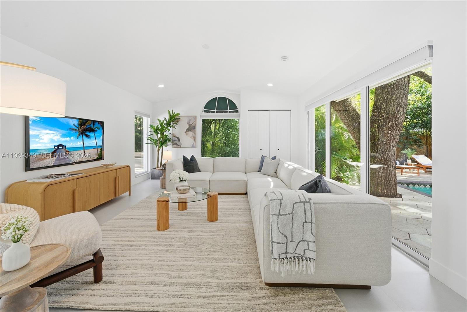 3700 Justison Rd Miami, FL 33133