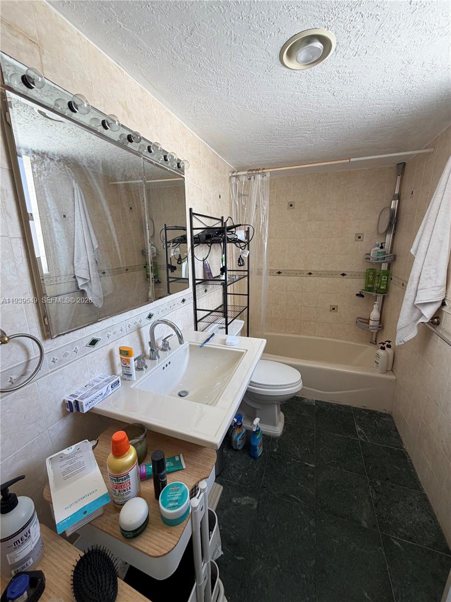 1800 Collins Ave #19C Miami Beach, FL 33139