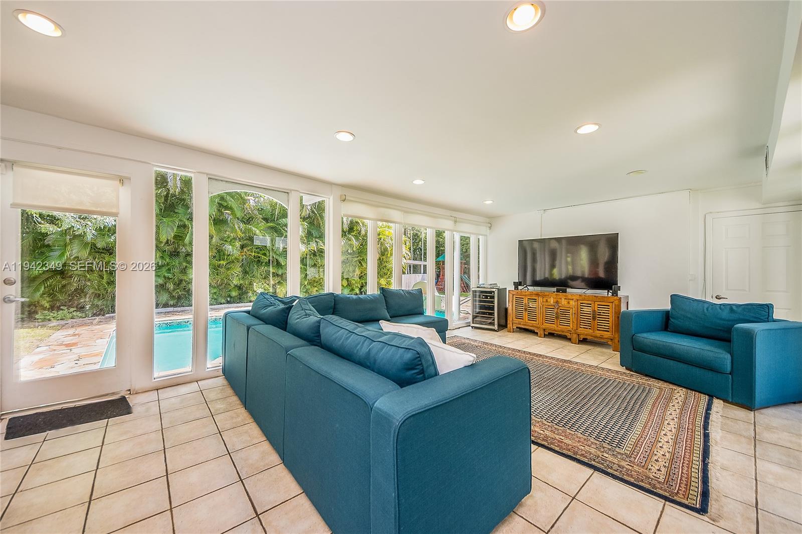 4255 Lennox Dr Miami, FL 33133