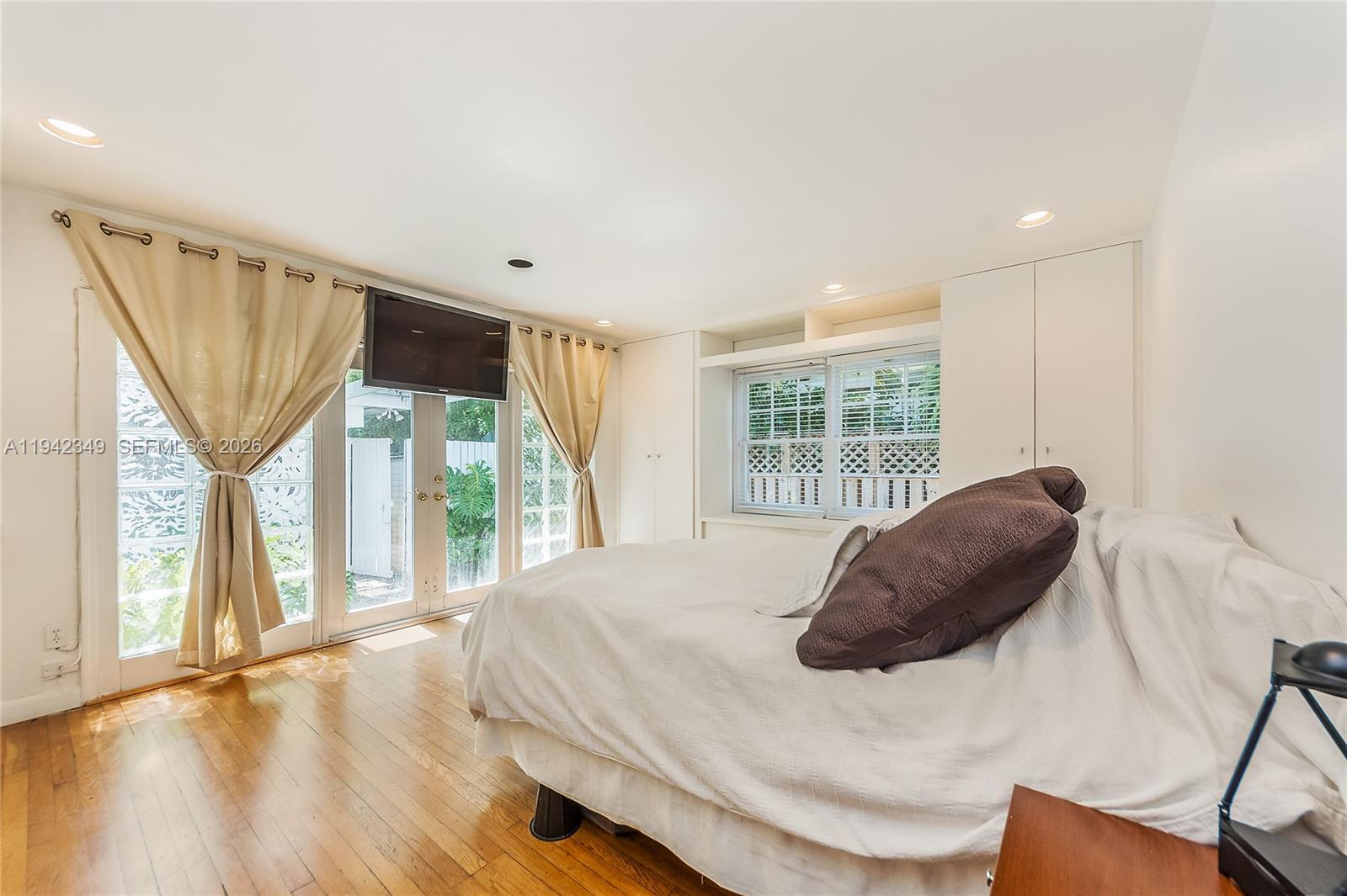 4255 Lennox Dr Miami, FL 33133