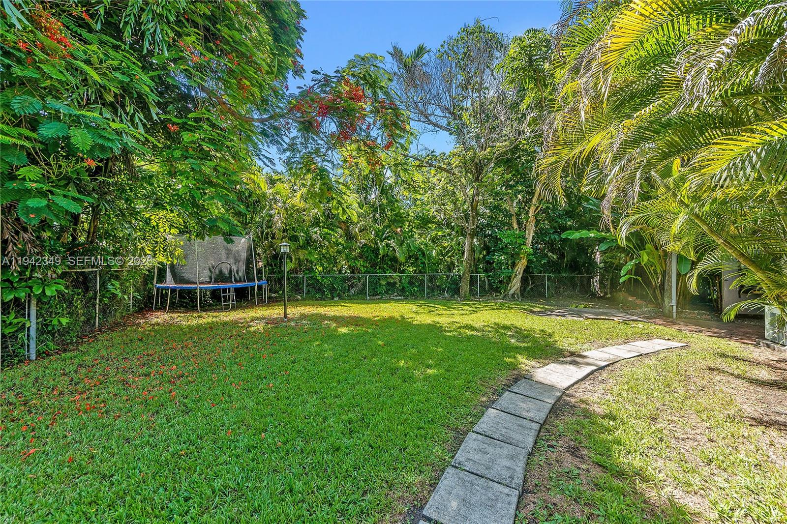 4255 Lennox Dr Miami, FL 33133