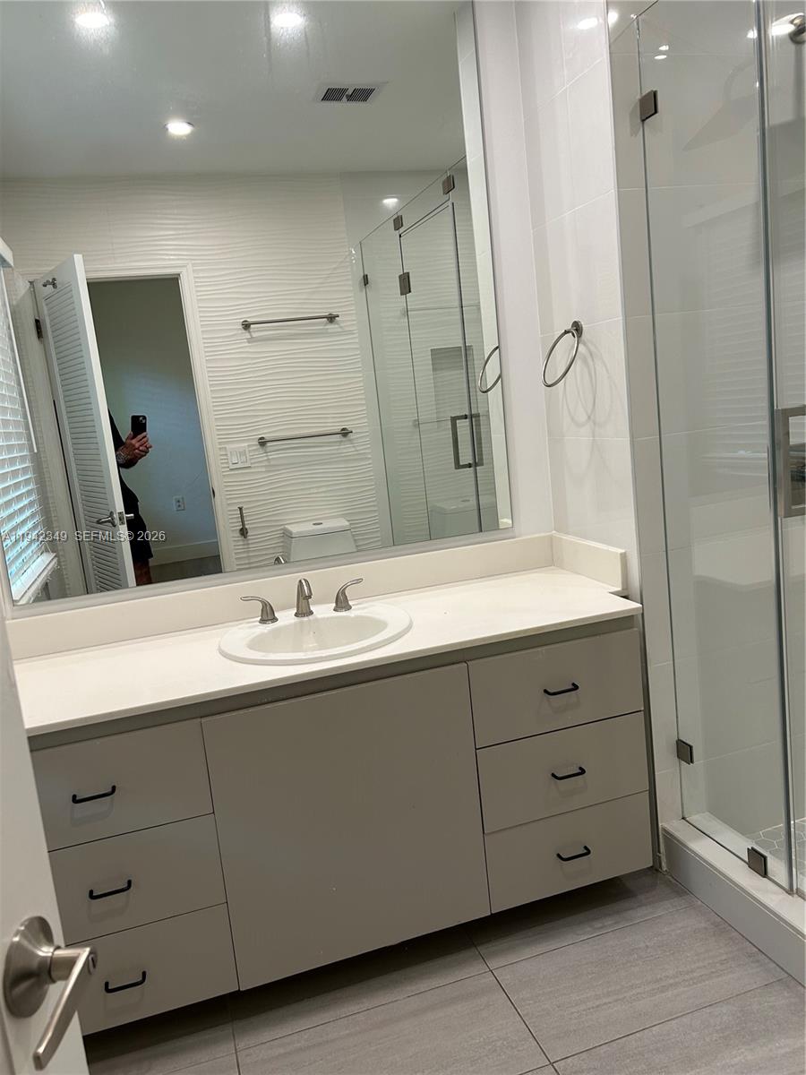 4255 Lennox Dr Miami, FL 33133