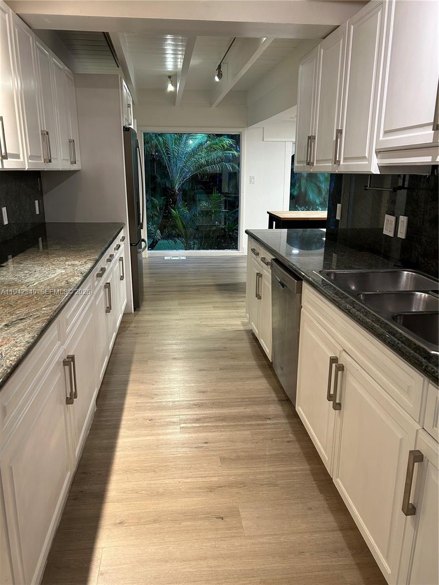 4255 Lennox Dr Miami, FL 33133