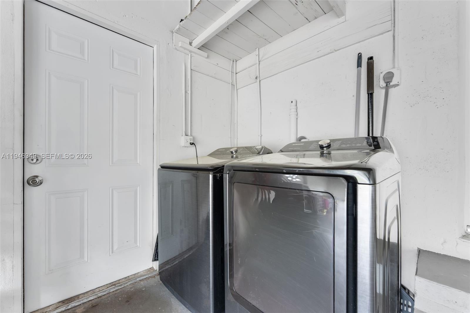 195 NW 115th St Miami, FL 33168