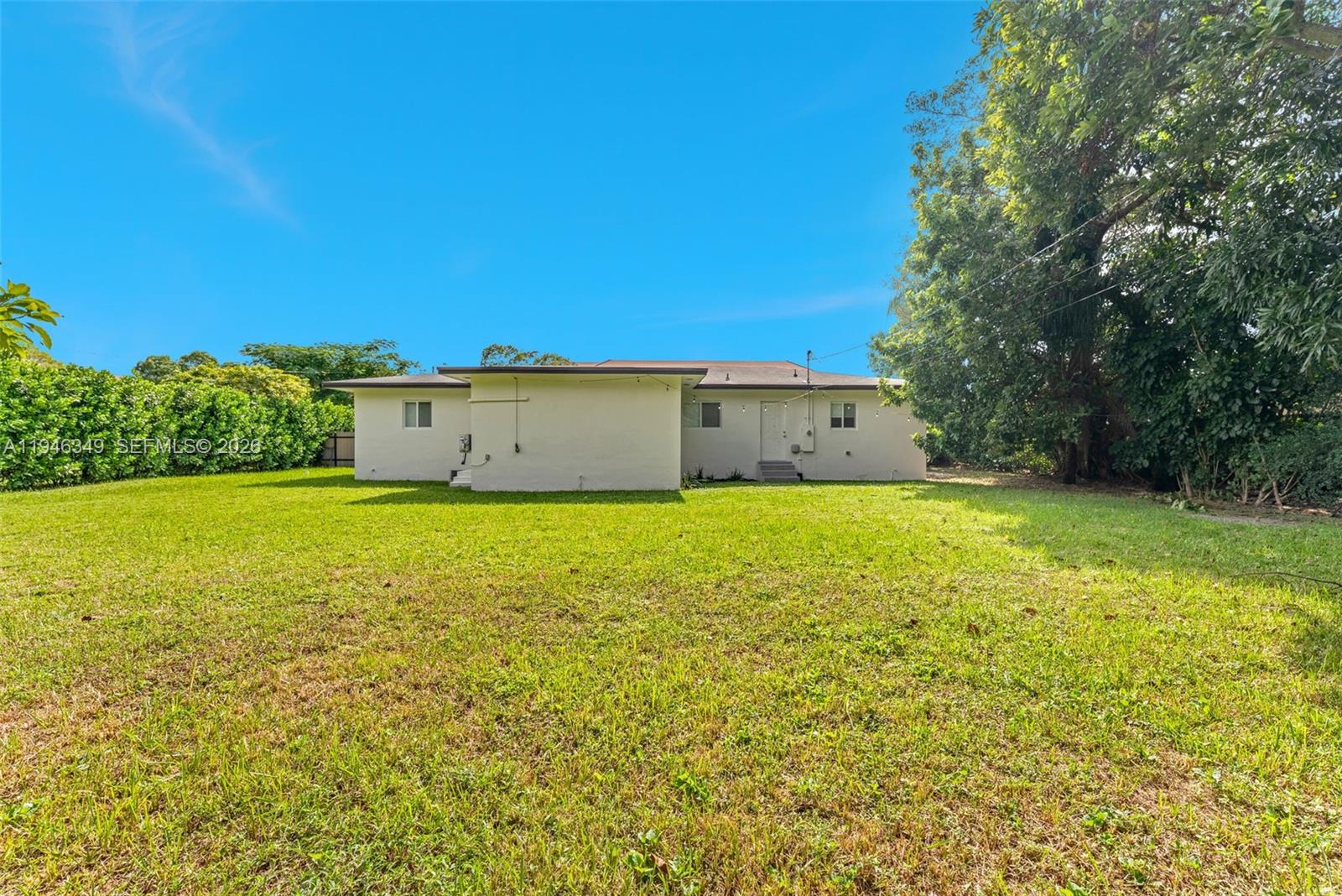 195 NW 115th St Miami, FL 33168