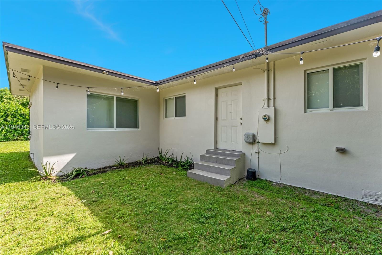 195 NW 115th St Miami, FL 33168