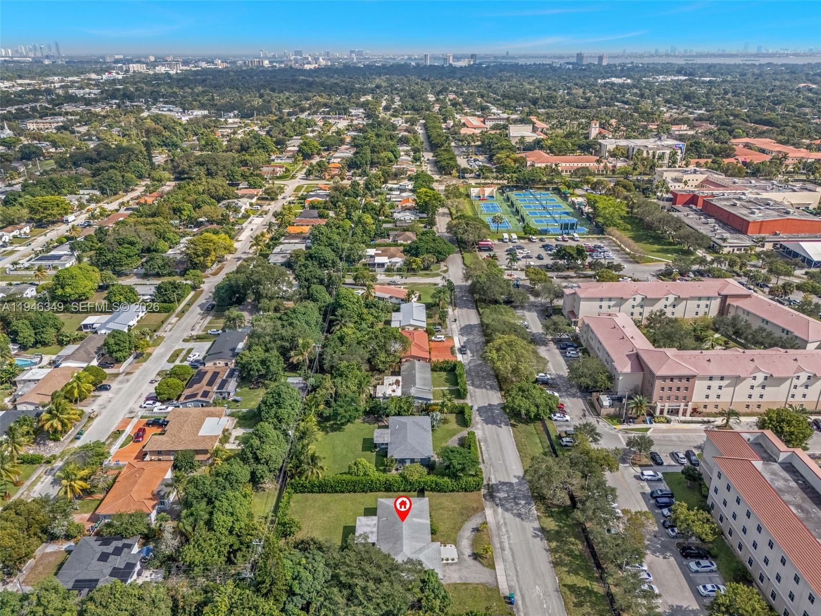 195 NW 115th St Miami, FL 33168