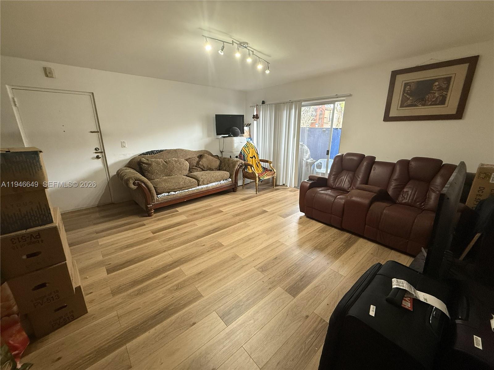 10822 N Kendall Dr #S23 Miami, FL 33176