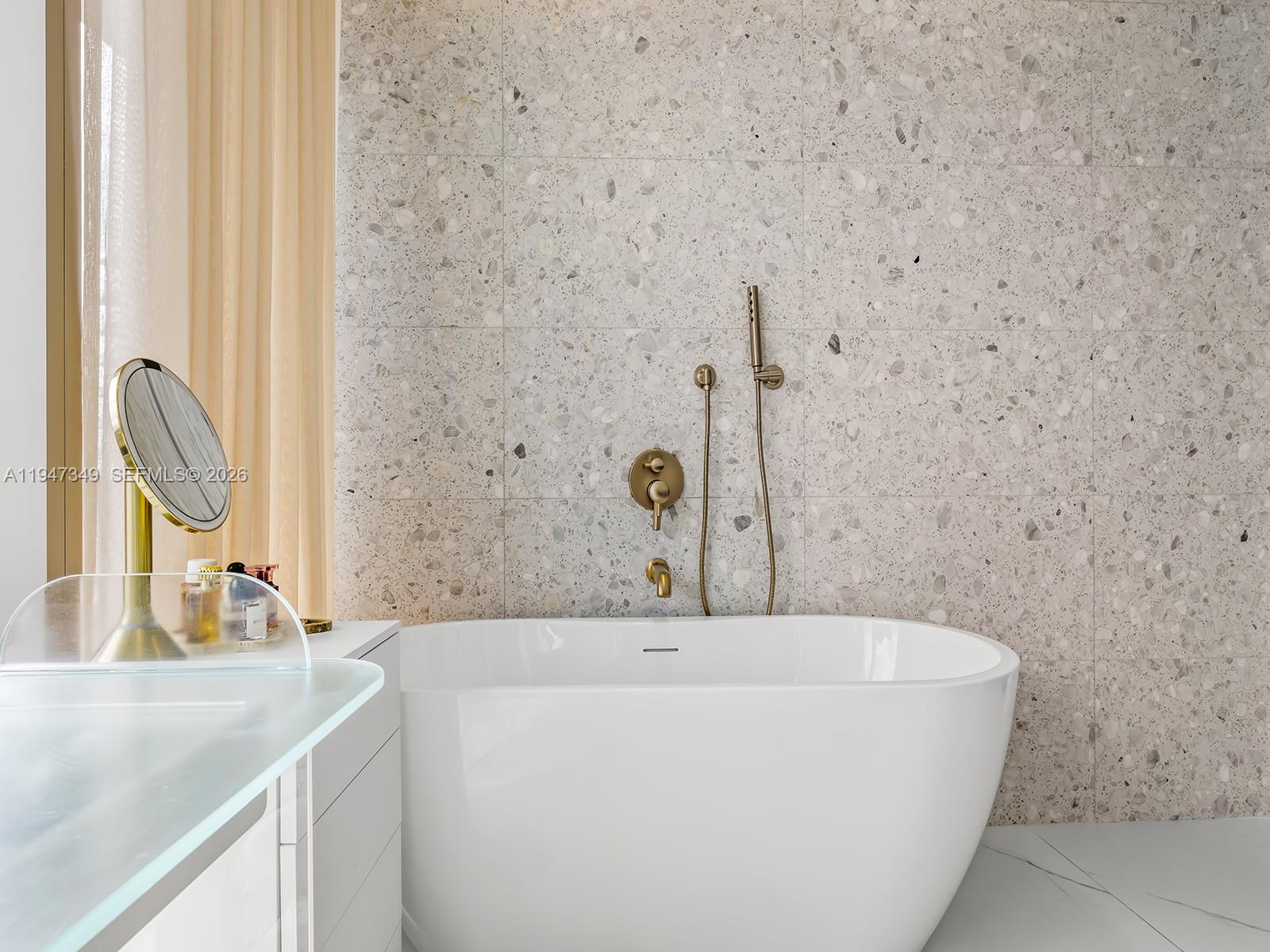 2678 Tigertail Ave #1806 Miami, FL 33133