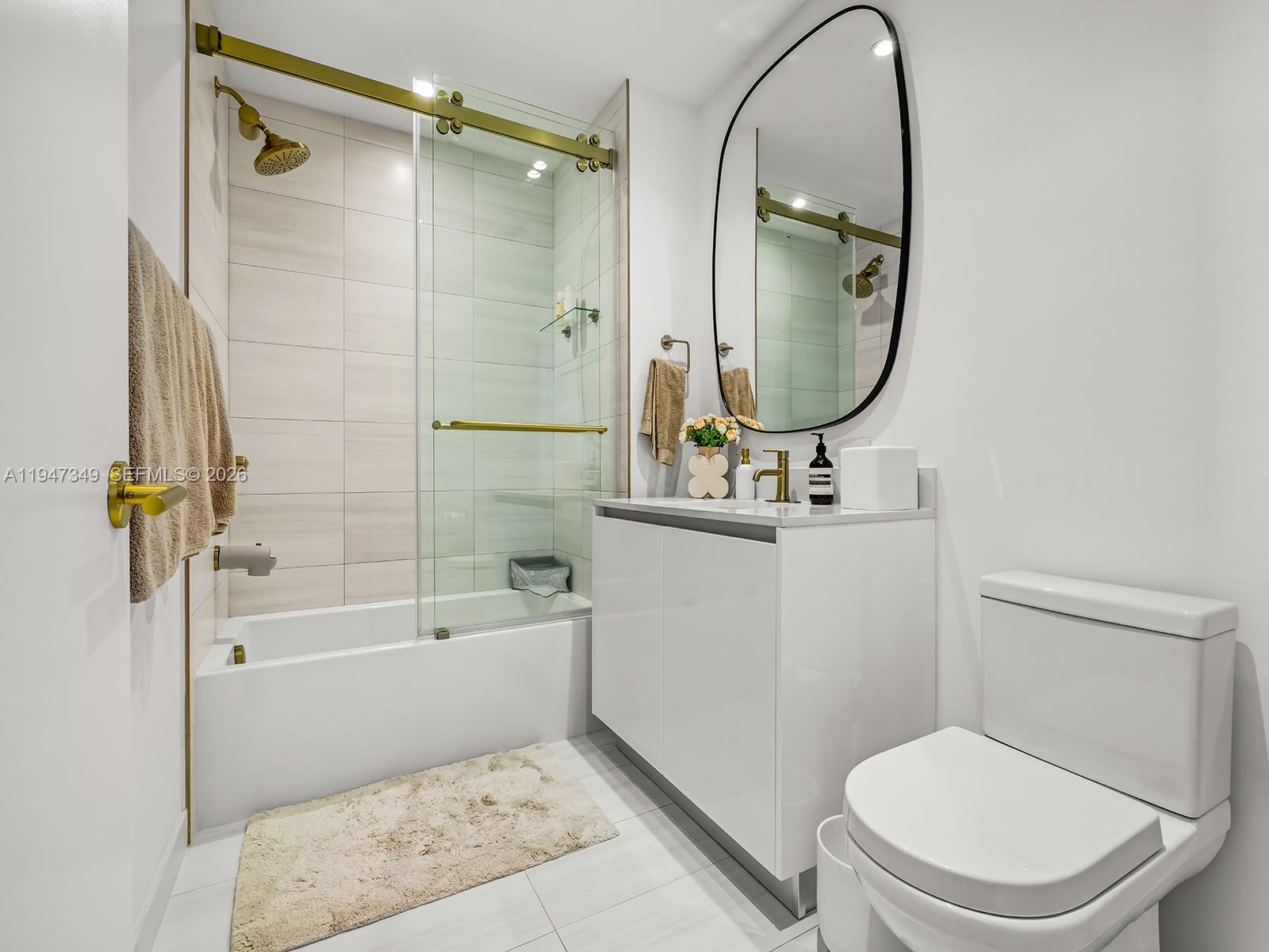 2678 Tigertail Ave #1806 Miami, FL 33133