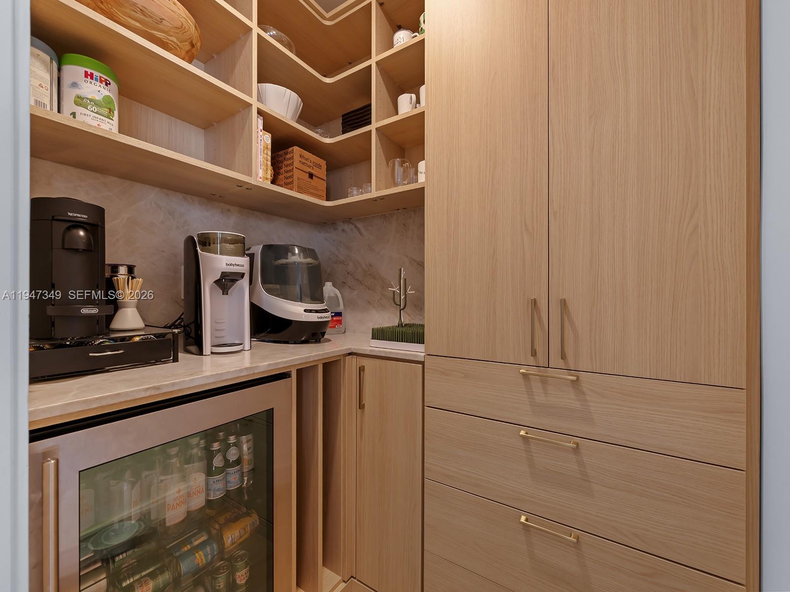 2678 Tigertail Ave #1806 Miami, FL 33133