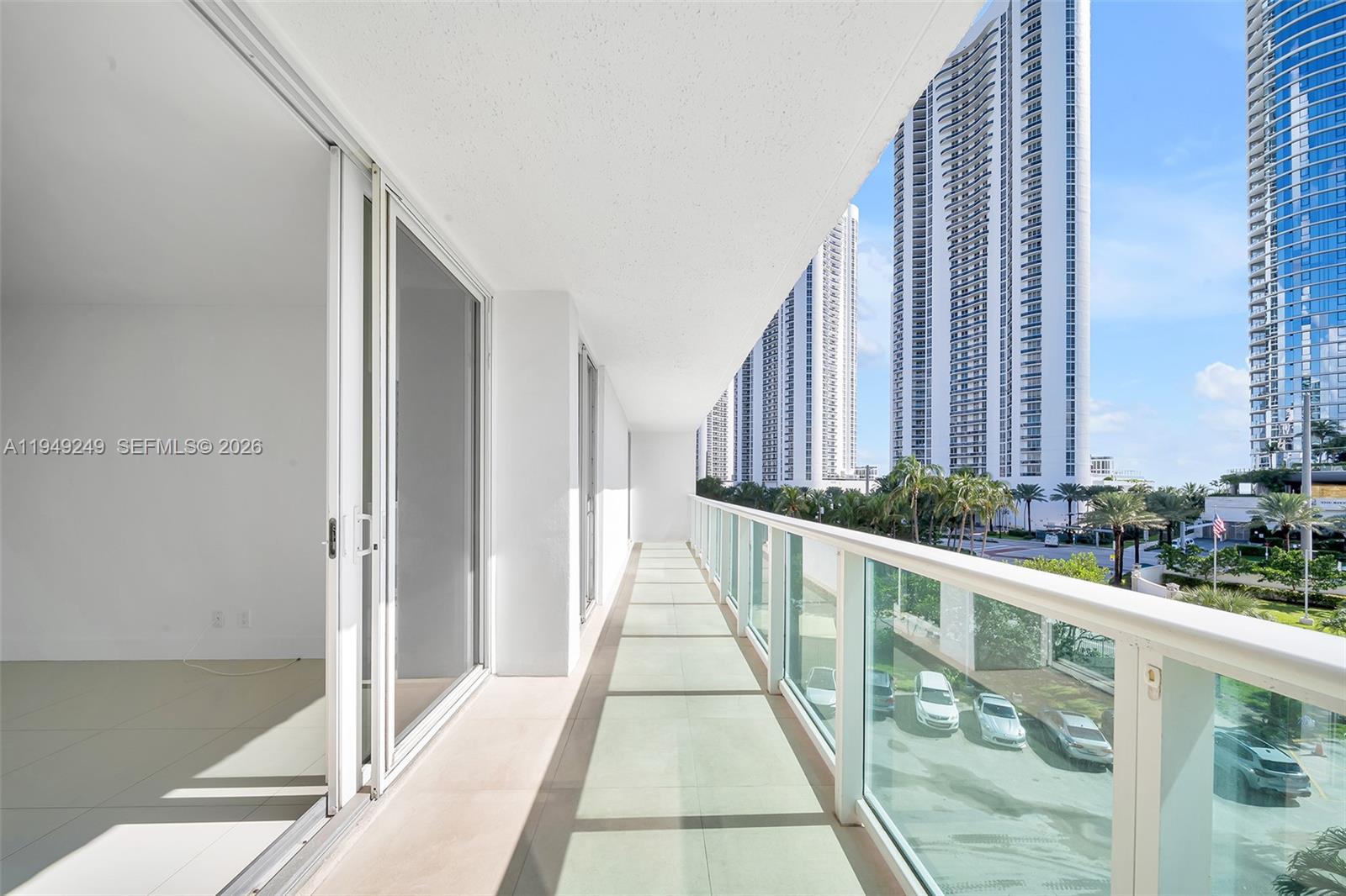 100 Bayview Dr #408 Sunny Isles Beach, FL 33160