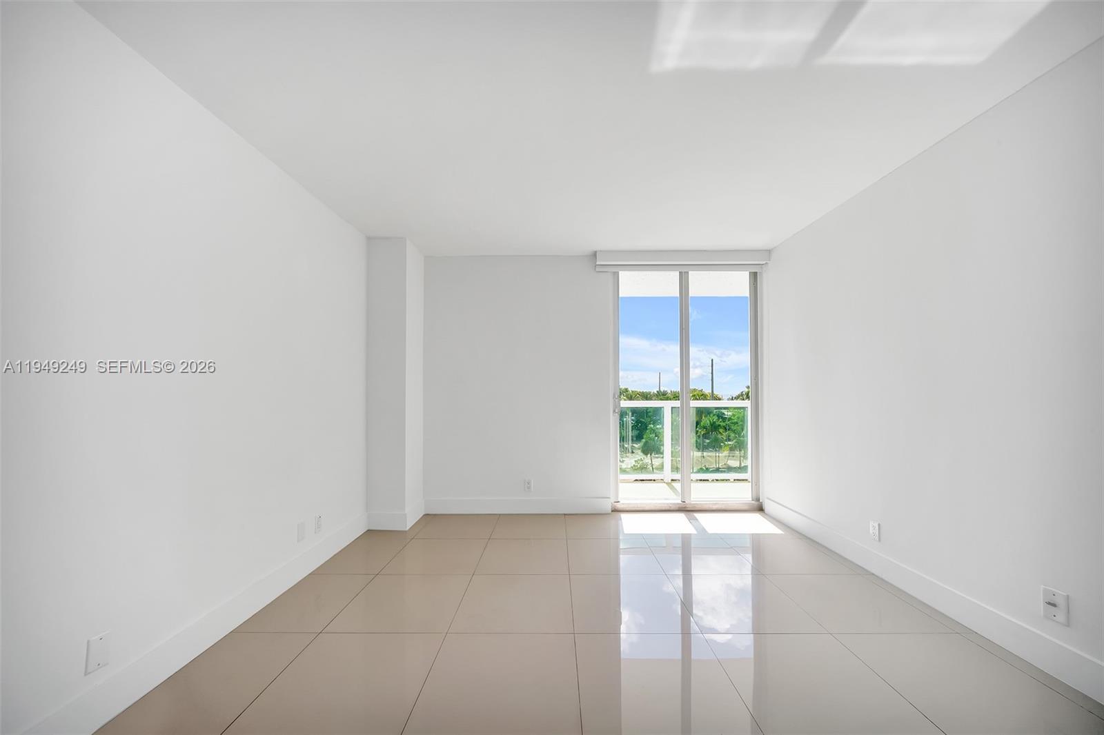 100 Bayview Dr #408 Sunny Isles Beach, FL 33160