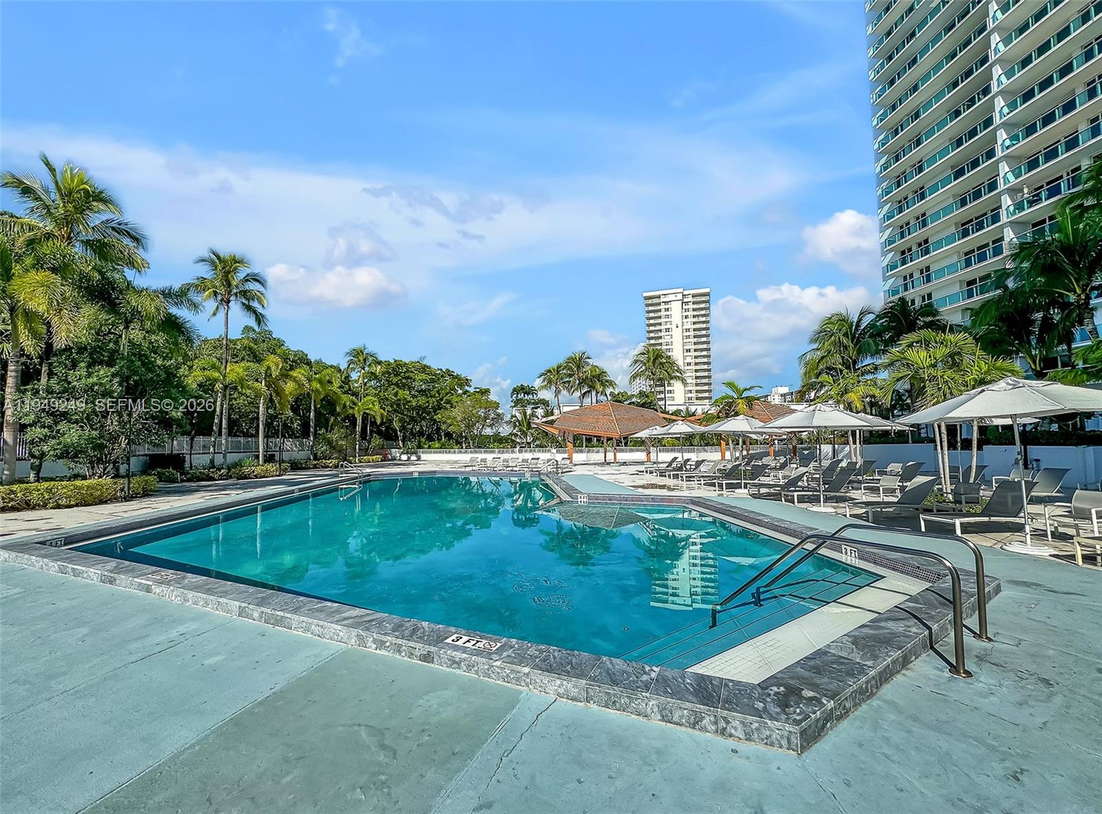 100 Bayview Dr #408 Sunny Isles Beach, FL 33160