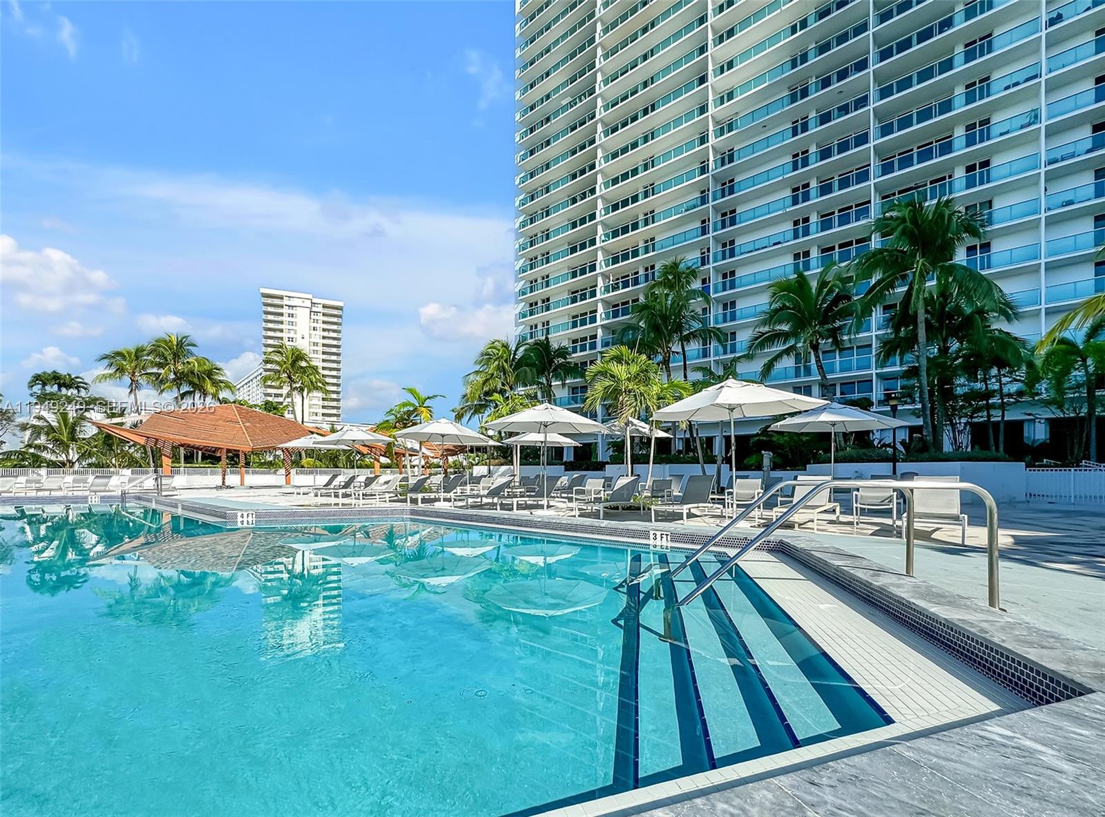 100 Bayview Dr #408 Sunny Isles Beach, FL 33160